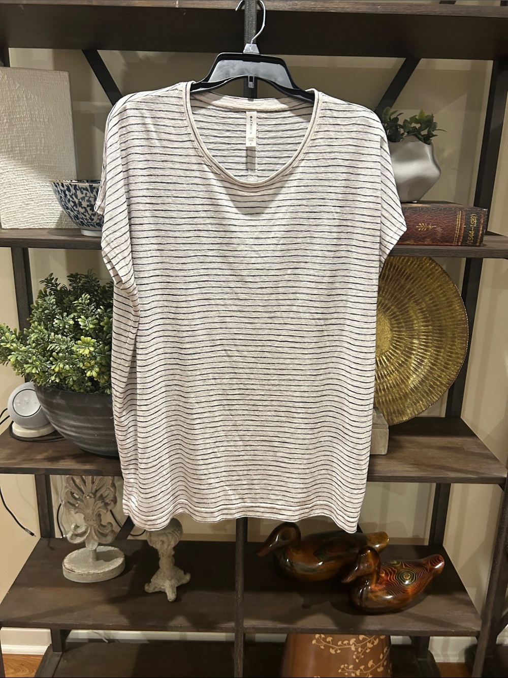 Athleta Casual Striped Women’s Tee - White/Black - Unknown Brand